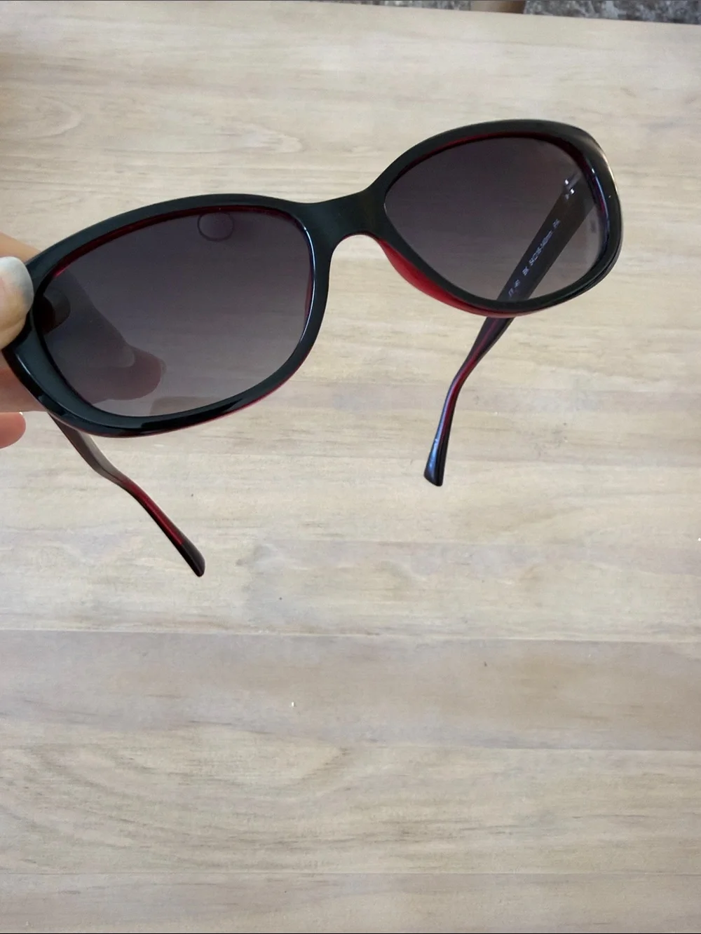 Women’s Black Eddie Bauer sunglasses | excellent condition! Contemporary chic